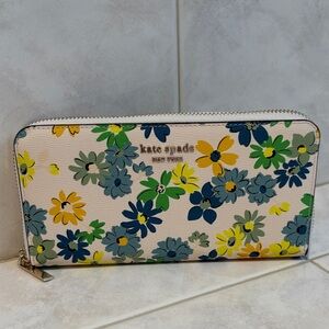 Kate Spade Leather Long Zip Wallet Floral Pattern in Blue, Yellow, Green Shades.